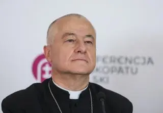 "Wyrażamy wstyd i skruchę". Biskup sosnowiecki o skandalach z udziałem księży