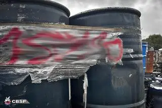 The services broke the garbage gang; There are 17,000 allegations in the case