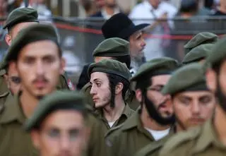 Tysiąc zawiadomień o poborze do wojska