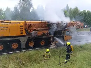 Dźwig stanął w płomieniach