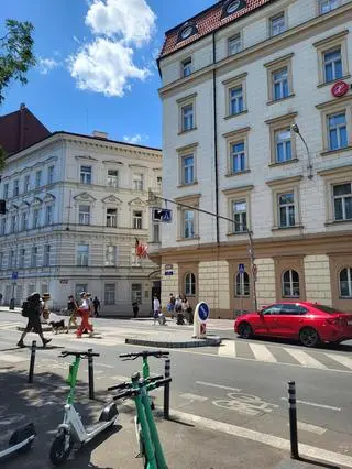 Powoli wraca prąd w centrum Pragi