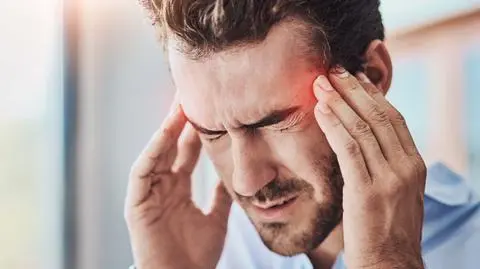 bol glowy glowa shutterstock_2485558383