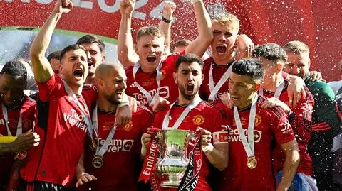 Manchester United z Pucharem Anglii. Odegrał się na rywalu zza miedzy