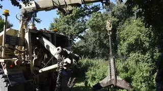 The soldiers had to use heavy equipment