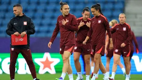 Problemy przed meczem Polek. "Najważniejsze, że nie musimy odśnieżać boiska"