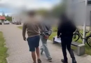 "Zwabili, pobili, ogolili głowę". Na obcokrajowca napadli jego rodacy