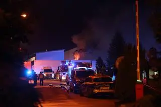 Pożar magazynu makulatury przy ul. Baczyńskiego w Sosnowcu