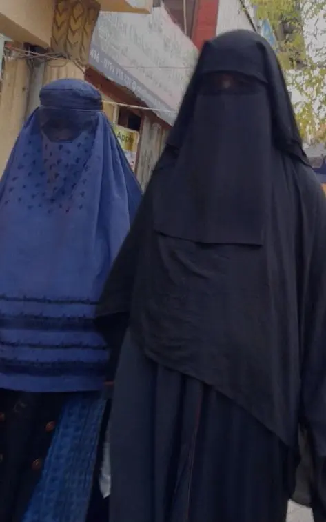 "Nie wolno im wchodzić do parków, mówić i śmiać, nie mówiąc już o śpiewaniu"