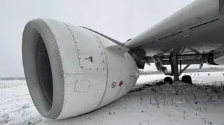Samolot Polskich Linii Lotniczych LOT przylatujący z Warszawy wypadł z drogi kołowania po lądowaniu na lotnisku w Wilnie 