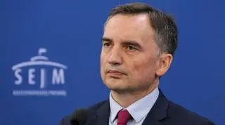 Zły podpis pod wnioskiem w sprawie Ziobry? Prokuratura wyjaśnia