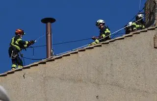 Montaż komina na dachu Kaplicy Sykstyńskiej