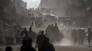Życie wraca do miasta Gaza