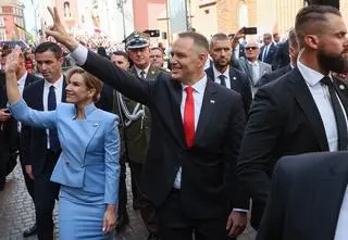 Karol III i Zełenski. Spływają gratulacje