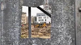 Piły poszły w ruch, choć zgody nie było. "Urząd zachowuje się jak szalejący deweloper"