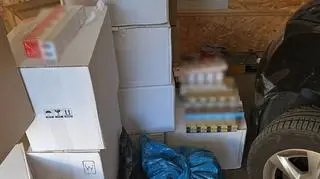 W garażu poszkodowanego policjanci znaleźli papierosy bez akcyzy