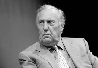 Frederick Forsyth nie żyje