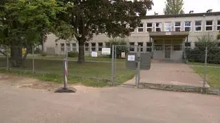 Dziewczynka miała wyjść przez furtkę