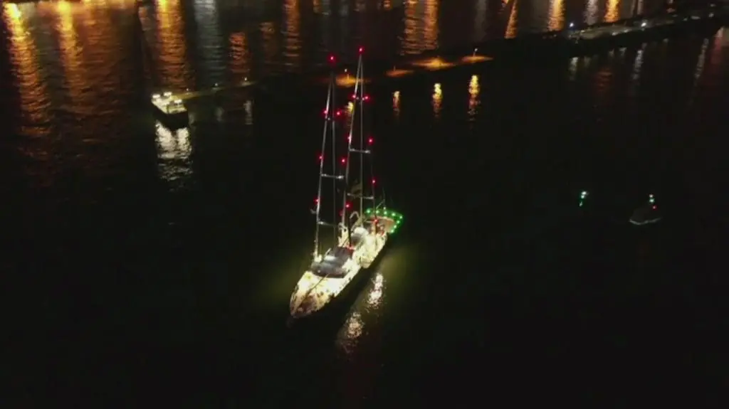 Żaglowiec Greenpeace blokuje terminal węglowy w Gdańsku