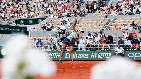 Iga Świątek - Zheng Qinwen. Oglądaj mecz o ćwierćfinał Roland Garros