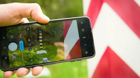 Turystka chciała zrobić selfie ze słupem granicznym. Dostała 500 zł mandatu