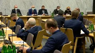 Obrady sejmowej komisji regulaminowej, spraw poselskich i immunitetowych