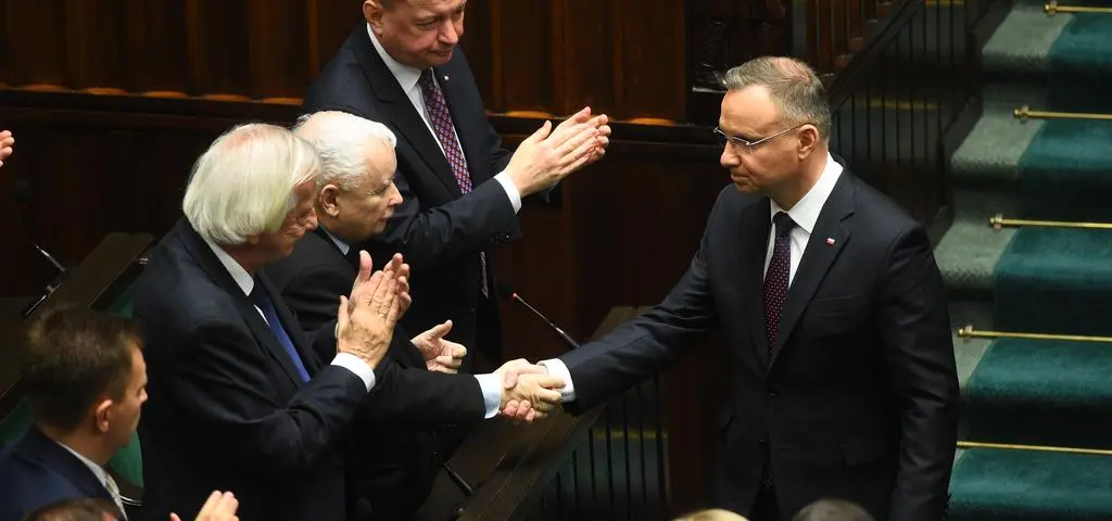 Niesłychane decyzje, tajemnicze okoliczności. "Po to Jarosław Kaczyński wymyślił Andrzeja Dudę"