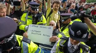 Podczas demonstracji popierającej Palestine Action w Londynie policja aresztowała prawie 900 osób