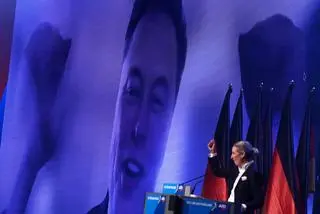 Elon Musk w łączeniu online podczas inauguracji kampanii wyborczej AfD (styczeń 2025 r.)