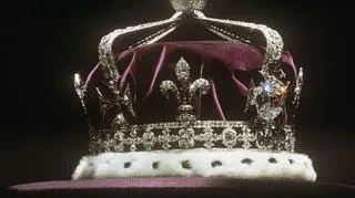 Korona Królowej Elżbiety, przechowywana w Tower of London 