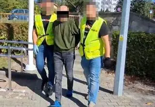 Zadał kilkadziesiąt ciosów nożem. Lekarz oskarżony o zabicie żony