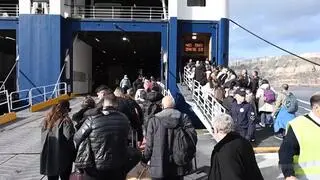 Grecy są zdenerwowani niekończącymi się drganiami