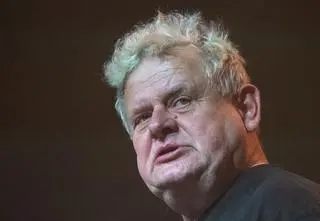 Nocne wpisy Kazika o stanie zdrowia: doszło do nieporozumienia 