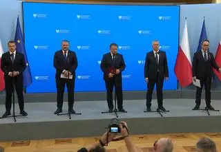 "Zdetonowany ładunek". Szczegóły dywersji na kolei, konferencja ministrów