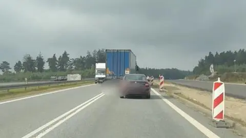 Wyprzedzając, wyjechał ciężarówką "na czołówkę". Nagranie niebezpiecznej jazdy 