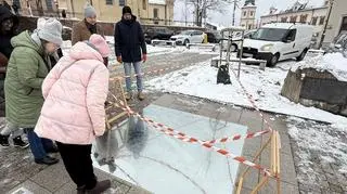 "Niebo Kielc" pod śniegiem i w ogniu krytyki