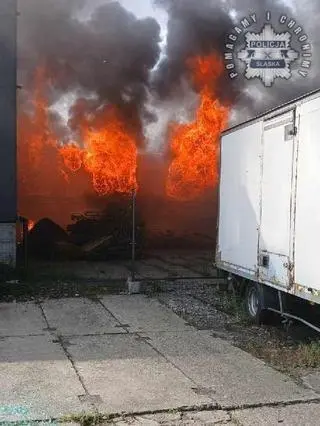Pożar hali przy ulicy Chemicznej w Siemianowicach Śląskich