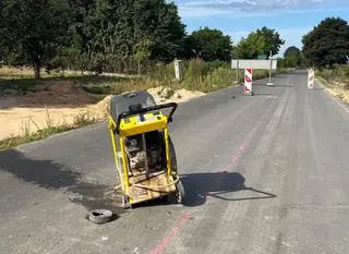 Mężczyzna został przygnieciony do maszyny 