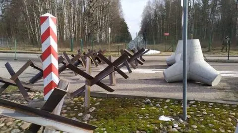 Błaszczak pokazuje "pierwsze umocnienia" na granicy z Obwodem Kaliningradzkim