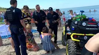 Rodzice zgłosili zaginięcie dziewczynki na plaży w Mielnie. Okazało się, że czterolatka sama przeszła kilometr 