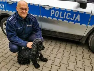Policjant pomógł czworonogowi 