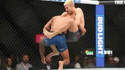 Udany debiut Jakuba Wikłacza w UFC