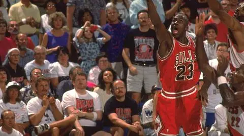 Legendarna koszulka Jordana sprzedana. Kwota zwala z nóg 