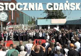 Podziały na obchodach. "10 lat temu byliśmy tutaj razem"