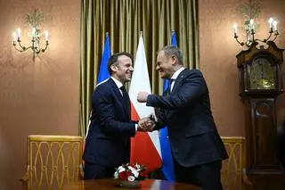 Premier Donald Tusk, prezydent Francji Emmanuel Macron w Warszawie