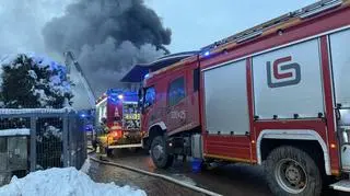 Płonie hala magazynowa