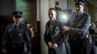 To opowieść o tym, jak wymiar sprawiedliwości zamienia się w aparat represji