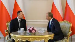 Spotkanie Tusk - Nawrocki. Po godzinie premier wyjechał z Pałacu Prezydenckiego