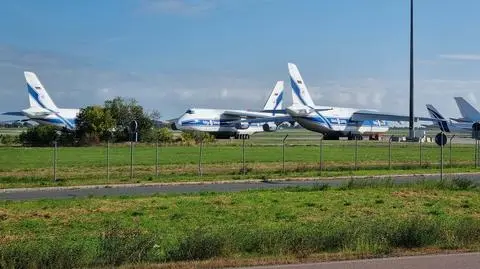rosyjski an-124 lotnisko lipsk - Andrii Vodolazhskyi shutterstock_2392855591