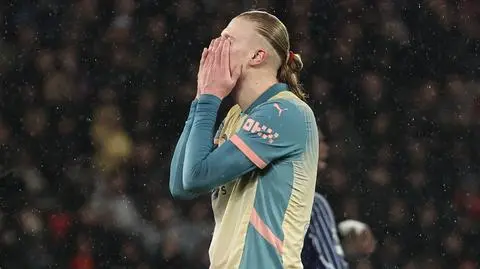 Niewielu spokojnych, gigant nad przepaścią