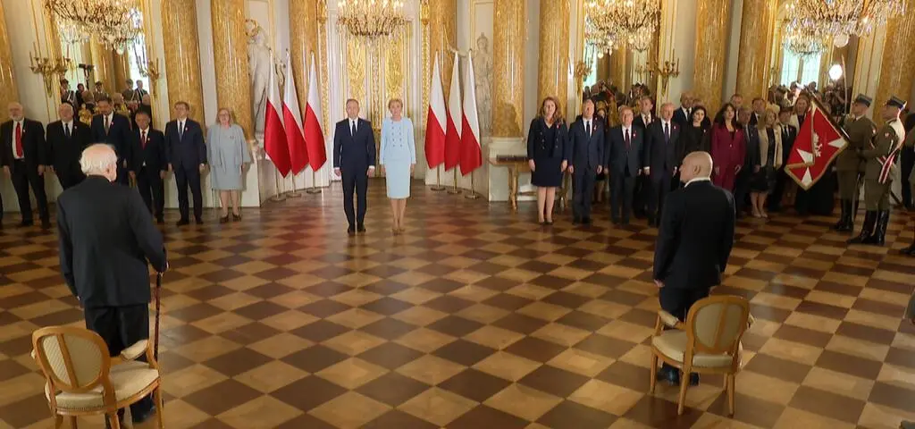 Prezydent wręczył najwyższe odznaczenia państwowe